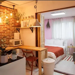  Apartment Hongdae Min House